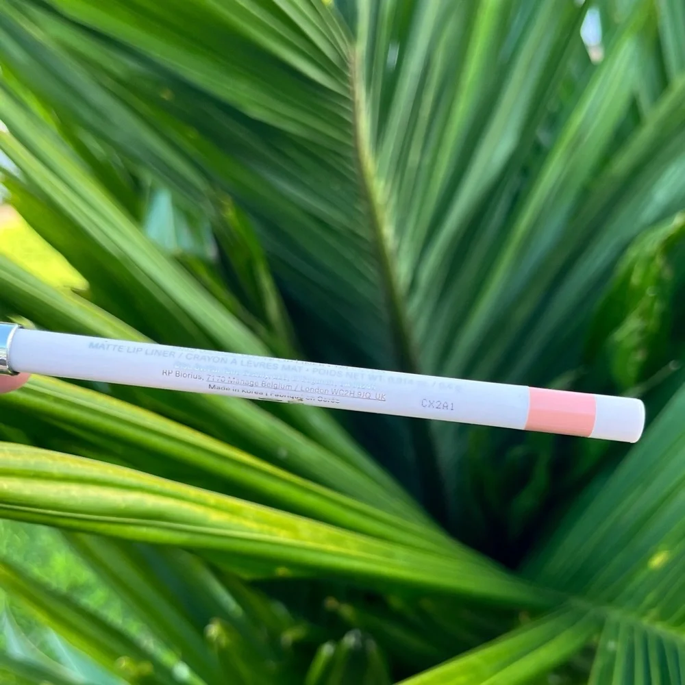 Rare Beauty Kind Words Matte Lip Liner • Talented